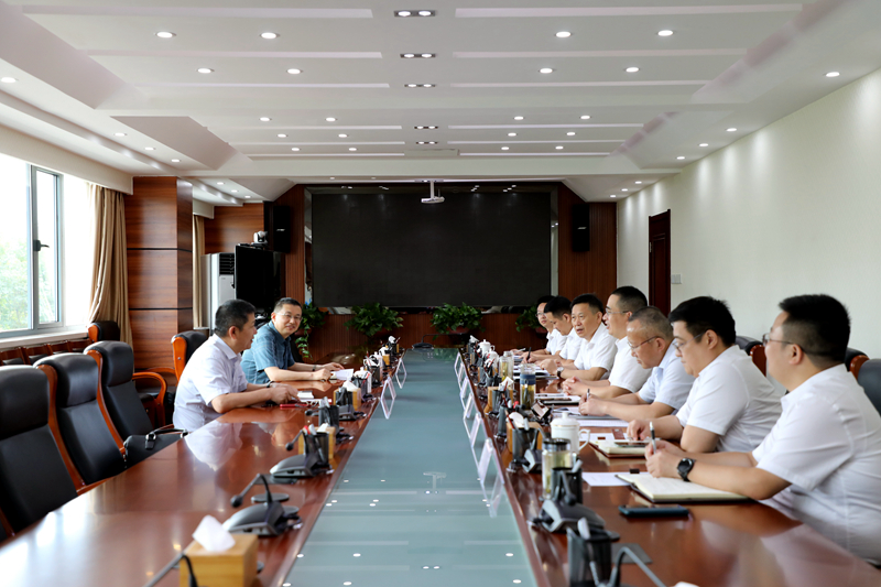 建工控股黨委委員、總會(huì)計(jì)師王淑德赴公司調(diào)研 - 副本