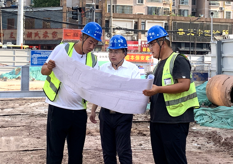 公司黨委書記、董事長錢申春到機(jī)場(chǎng)S1線先行段調(diào)研安全生產(chǎn)工作